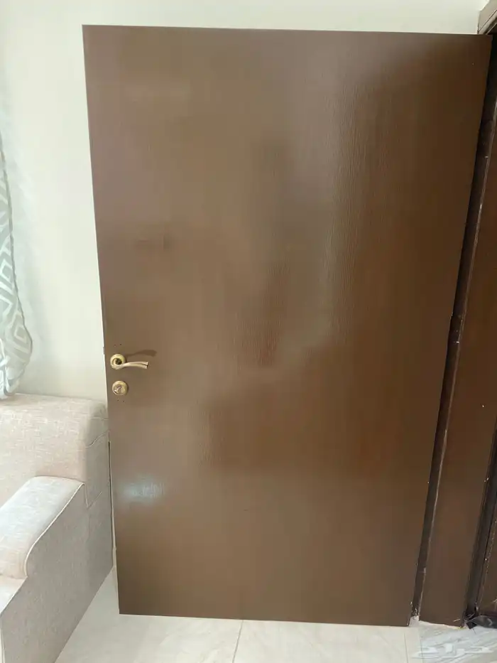 باب للبيع عندي 9 منه 0