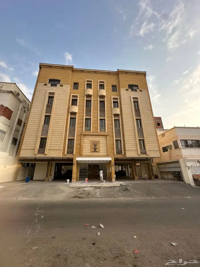 عمارة للبيع في حي البوادي 2