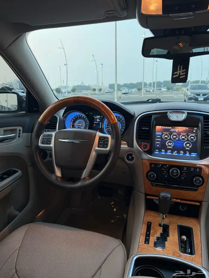 كرايسلر C300 هيمي 2014 ممشى قليل مالك ثاني 27