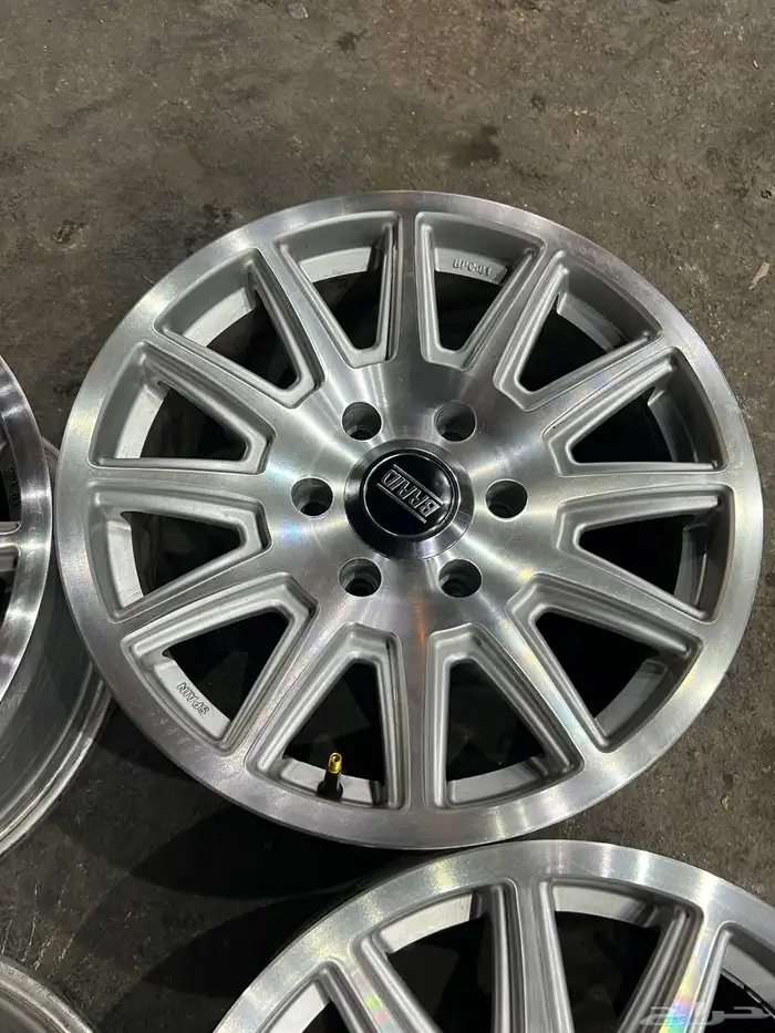 جنوط البرايد نيكل 6 مسمار مقاس 17 يركب علا جيب 23 وا جمس 9