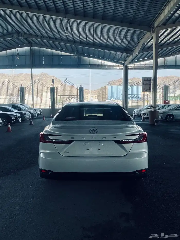 تويوتا كامري بنزين - LE - 2025 5