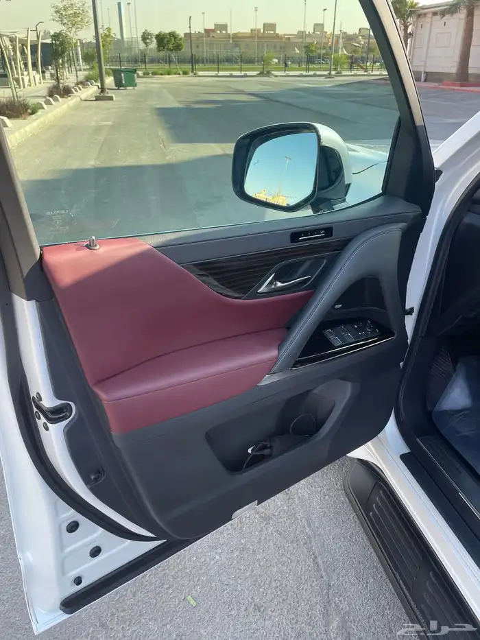 للبيع جيب لكزس 2024 BB سعودي 11