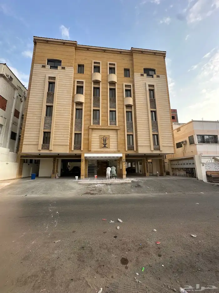 عمارة للبيع في حي البوادي 0