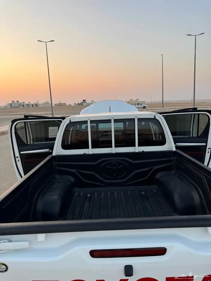 هايلوكس 2024 8