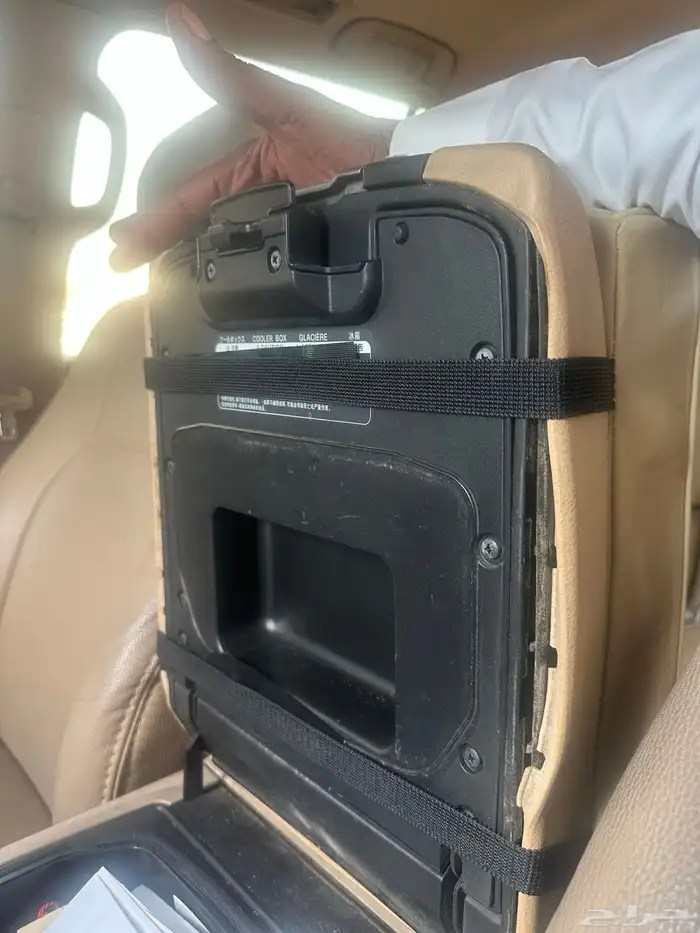 تكاية فاخرة  جلد لسيارات لاندكروزر وجيب لكزس 7