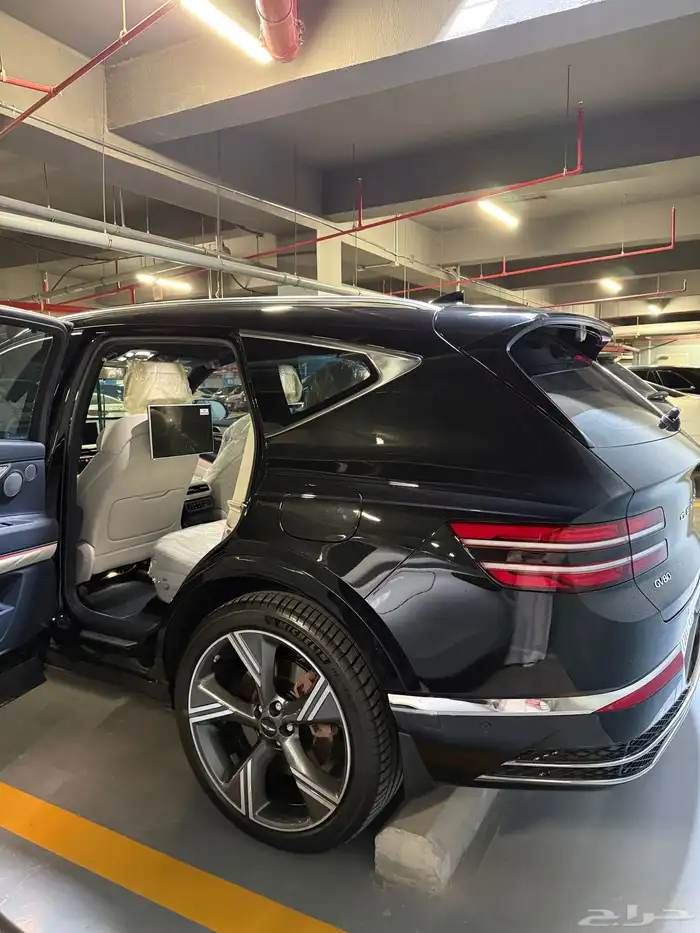 جينيسس GV80 2025 رويال - بحالة الجديدة ممشى قليل 3