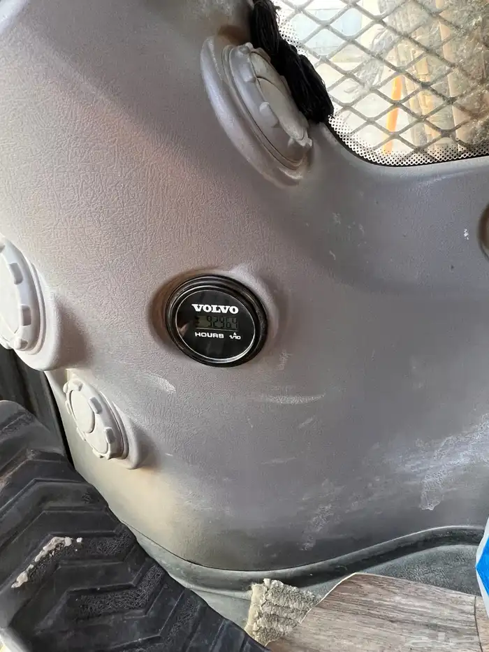 بوكلين فولفو موديل 2023 9