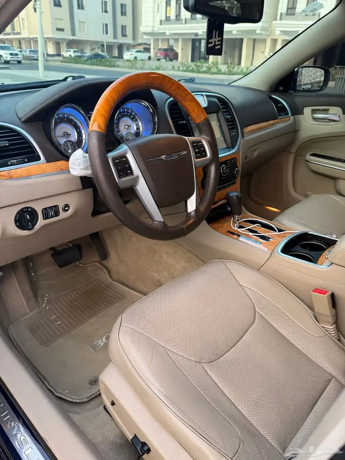 كرايسلر C300 هيمي 2014 ممشى قليل مالك ثاني 11