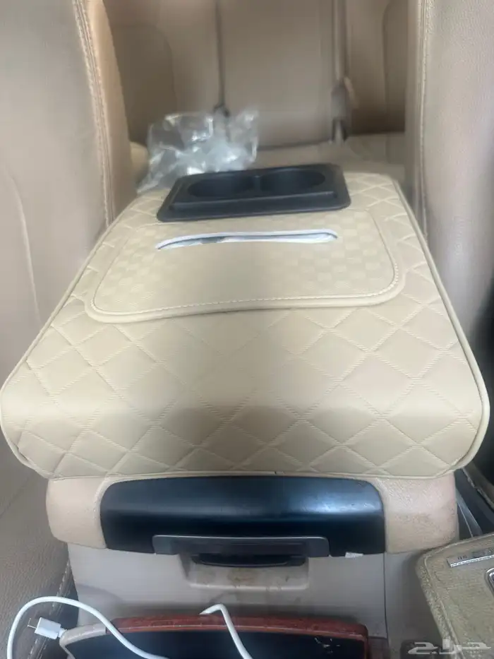 تكاية فاخرة  جلد لسيارات لاندكروزر وجيب لكزس 6