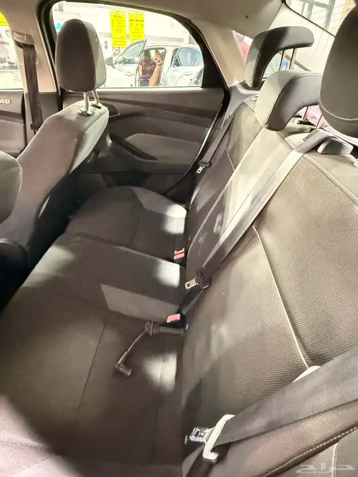 للبيع فورد فوكس 2013 10