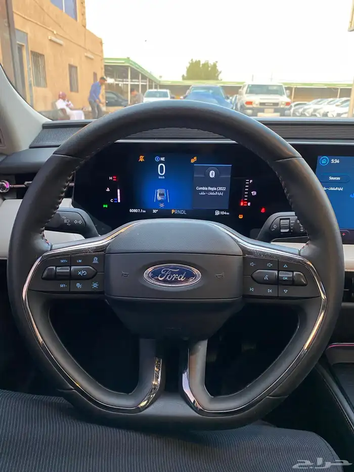 فورد تورس 2023 تيتانيوم 30