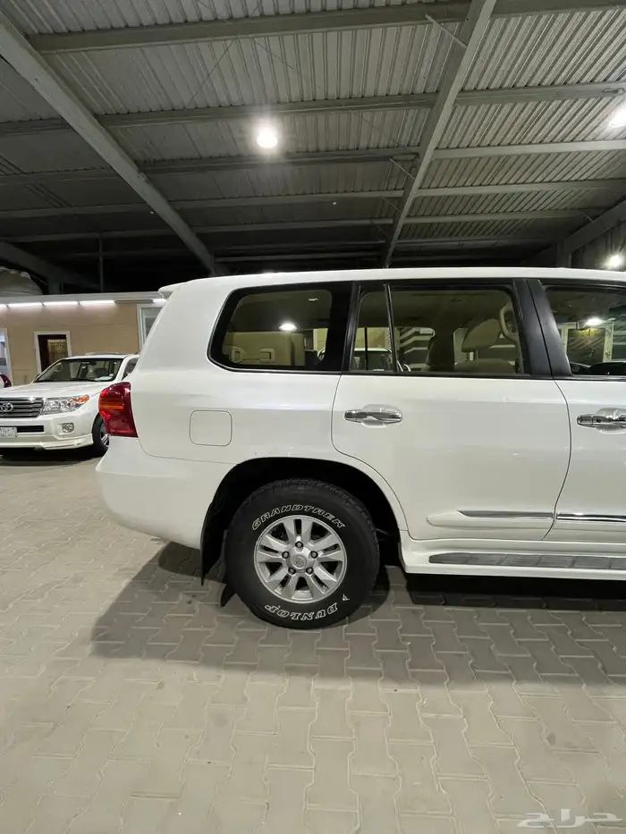 لاندكروزر 2014 شبه الجديد 7