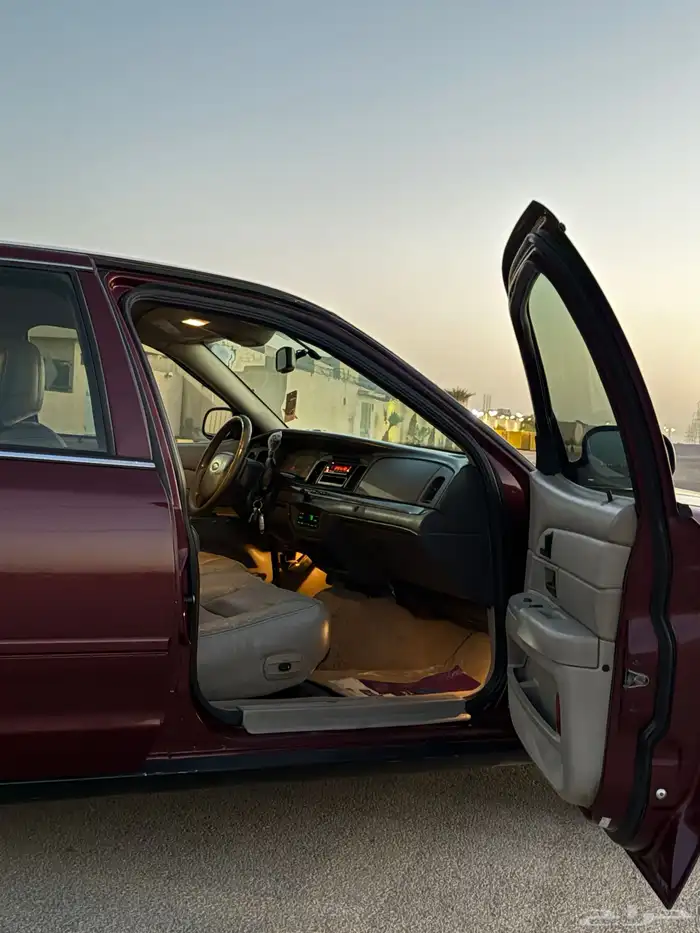 كراون فكتوريا 2007 فل كامل 17