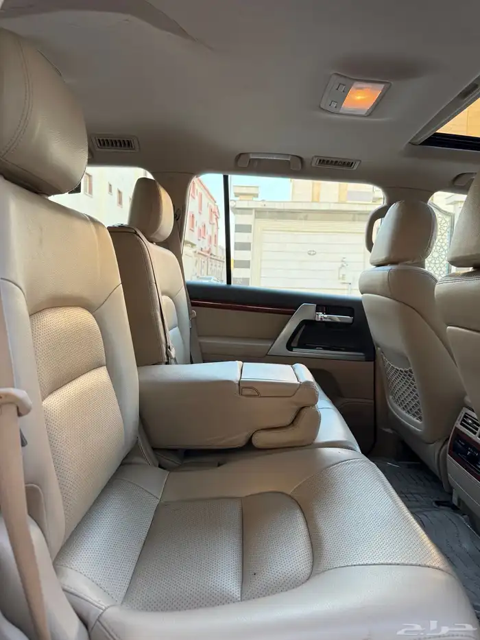 لاندكروزر VXR فكسار 2015 بريمي ( وكالة ) 37