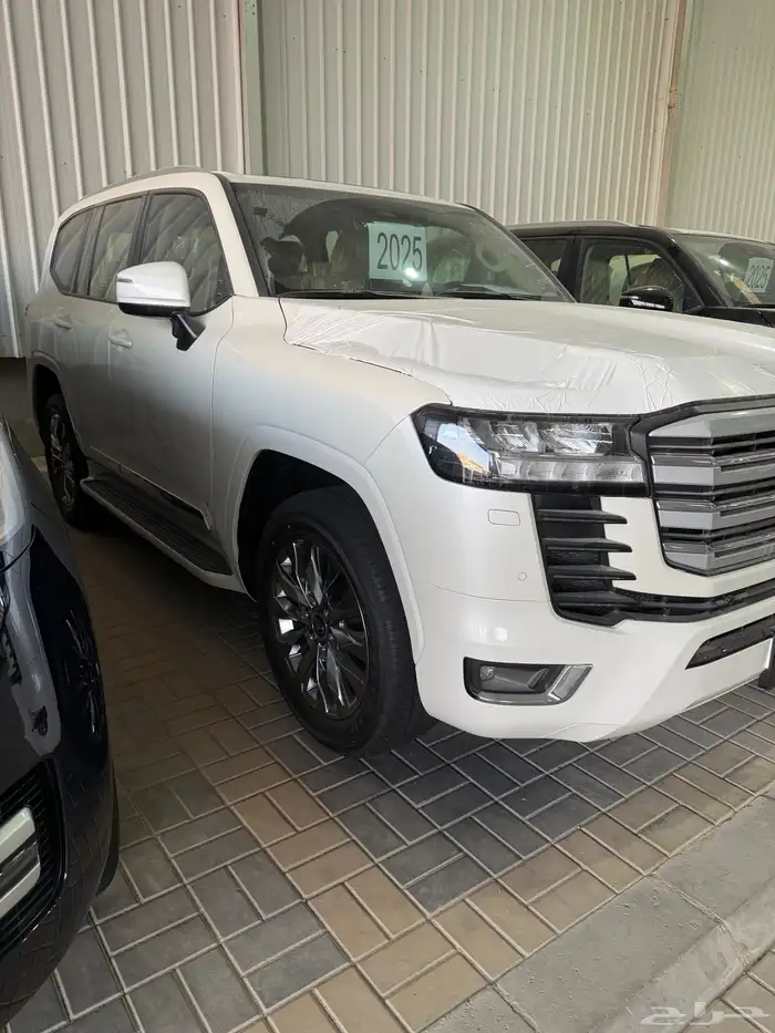 جي اكس ار 2025 ابيض 1