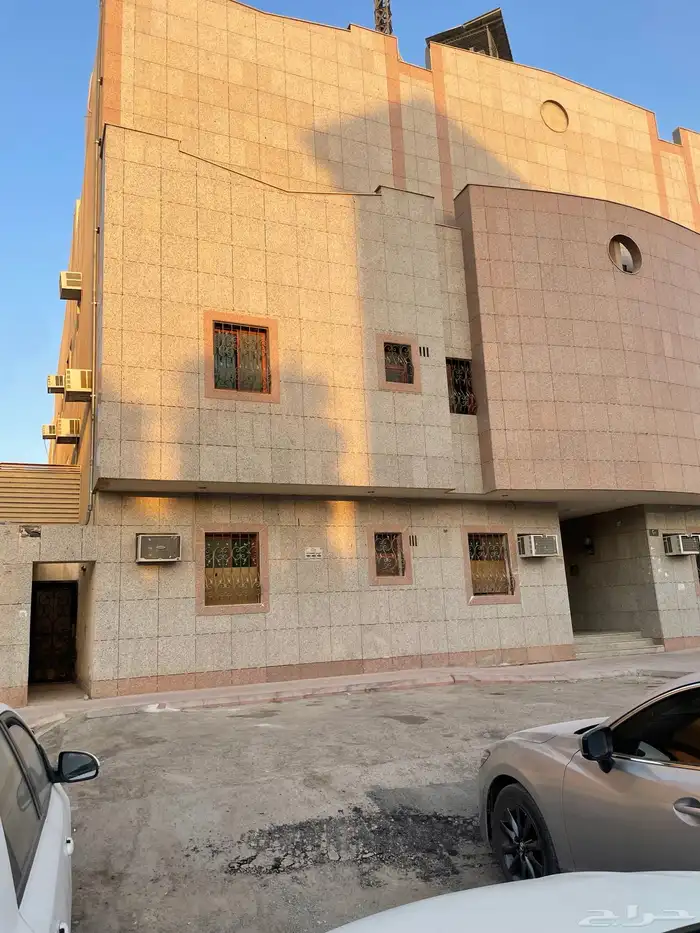 للايجار عدد 9 شقق عوائل بحي الغدير 0