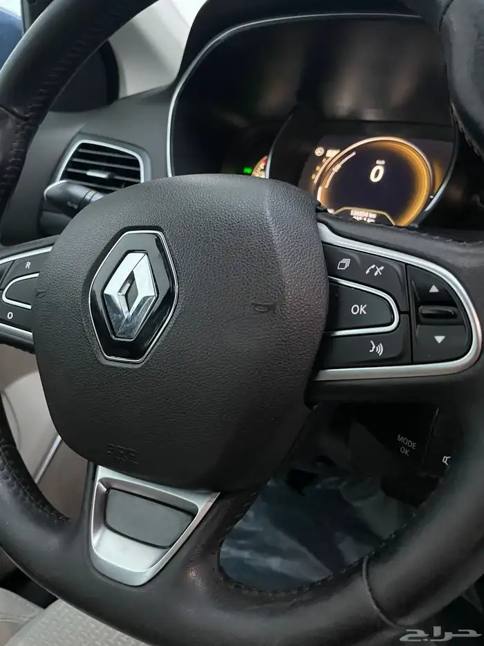 2018 رينو ميقان نص فل شاشة كبيرة 26