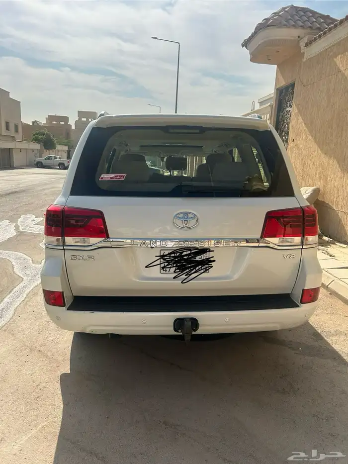 لاندكروزر ديزل موديل 2021 نصف فل 4