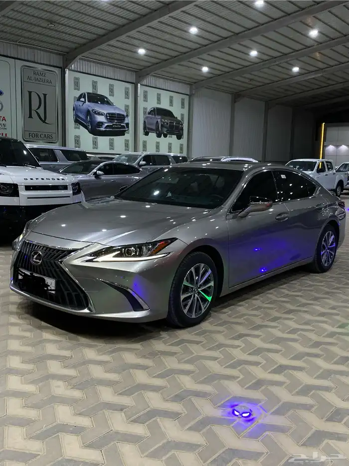 لكزس ES 300 هايبرد 2023 مالك اول شبه جديد 0
