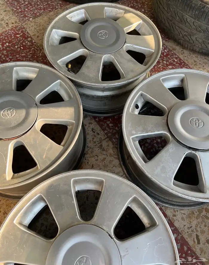 جنوط كامري كامله مع غطيان اصلي 2005 4