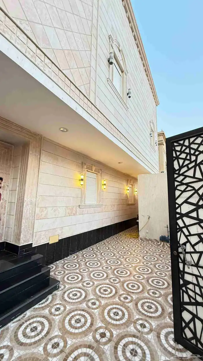 شقتين جديده 5 غرف للإيجار - حي الفلاح مع الحمدانية 1