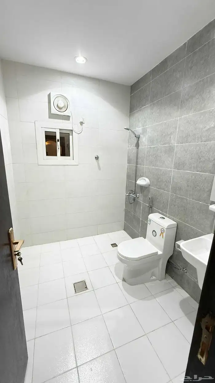 شقتين جديده 5 غرف للإيجار - حي الفلاح مع الحمدانية 9