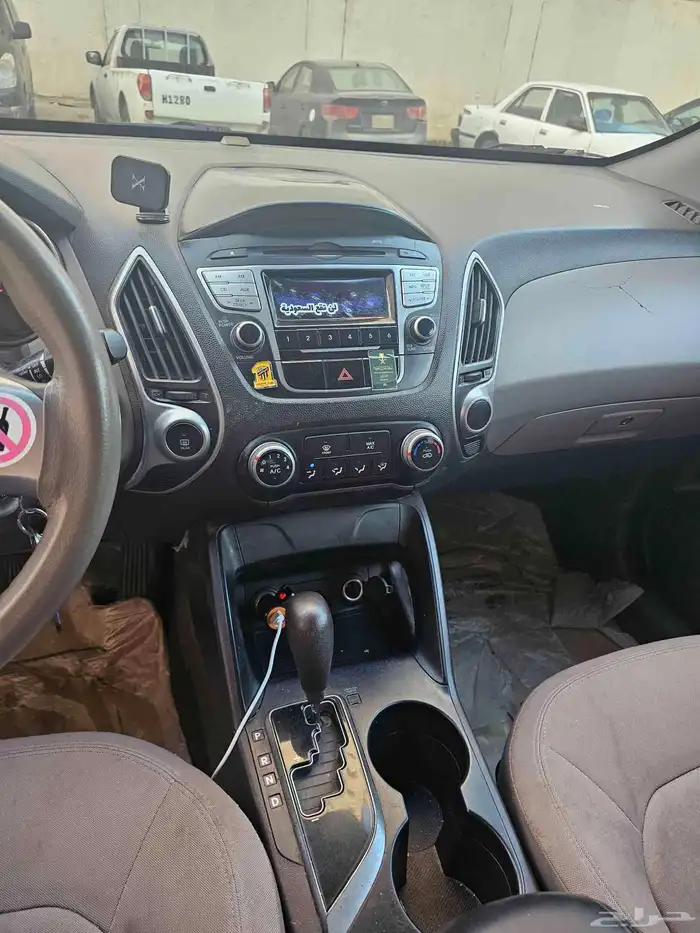 توسان 2011 ممشى قليل بحالة ممتازة جدا 6