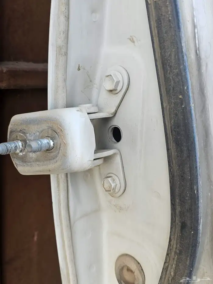 قطع غيار هايلكس 1998 - 2005 8