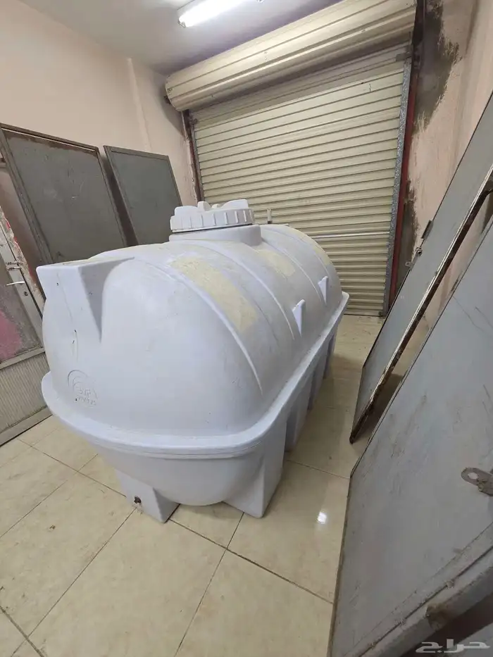 خزان ماء شبه جديد 2000لتر 3