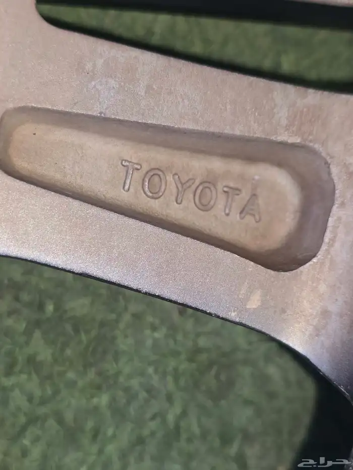 جنوط تايوتا هايلوكس دبل مقاس 17 أصليه 5