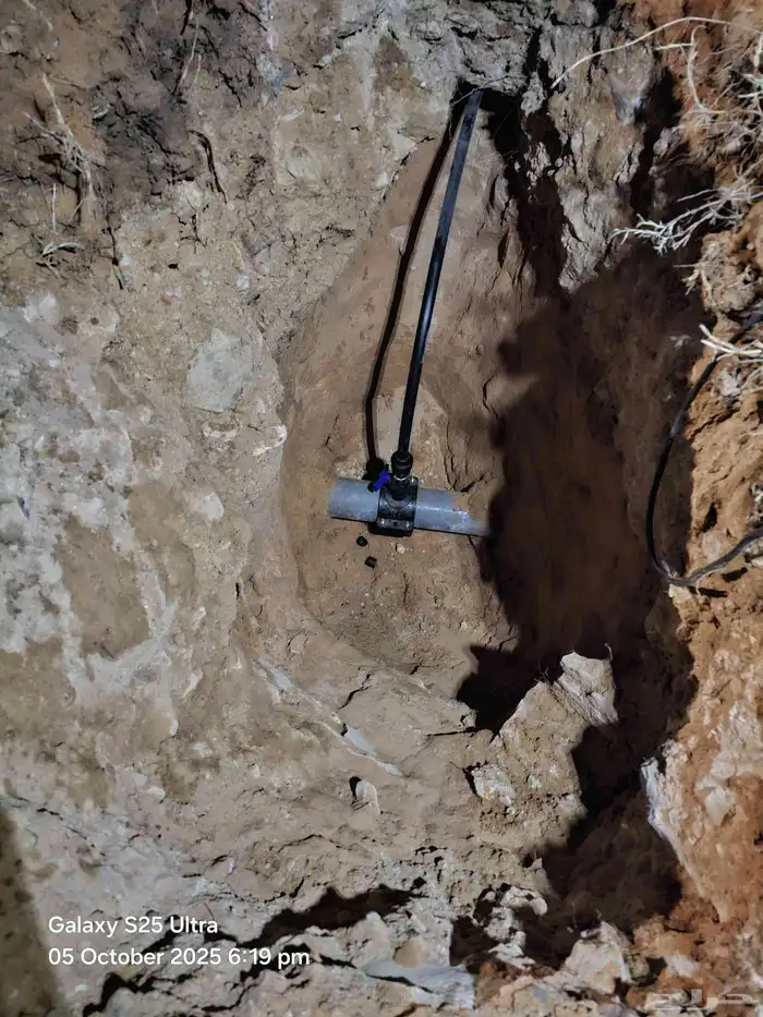 القصيم عنيزه أي نفر موجود شغل بيار تكسير مباني بيارات خزانات 1