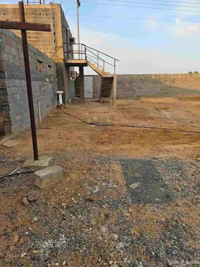 حوش مساحه 2600م 1