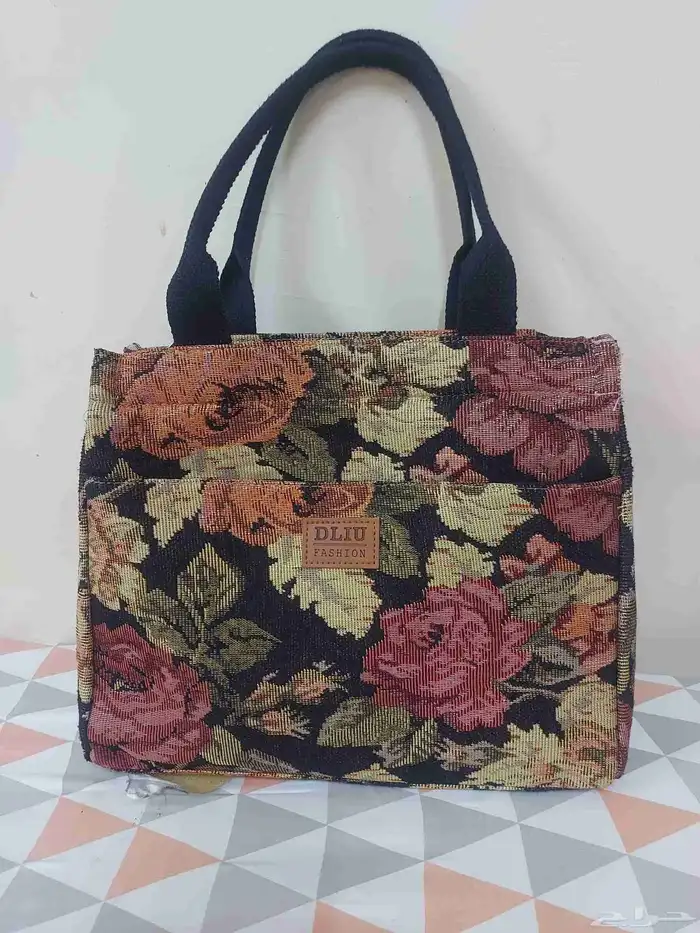 شنطه يد نسائيه للبيع 0