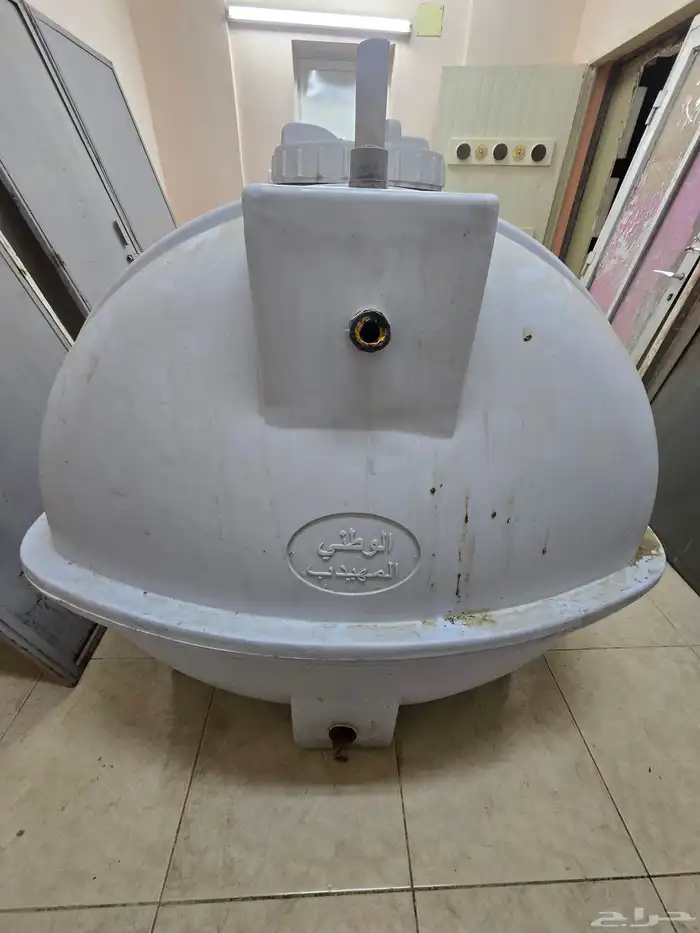 خزان ماء شبه جديد 2000لتر 1