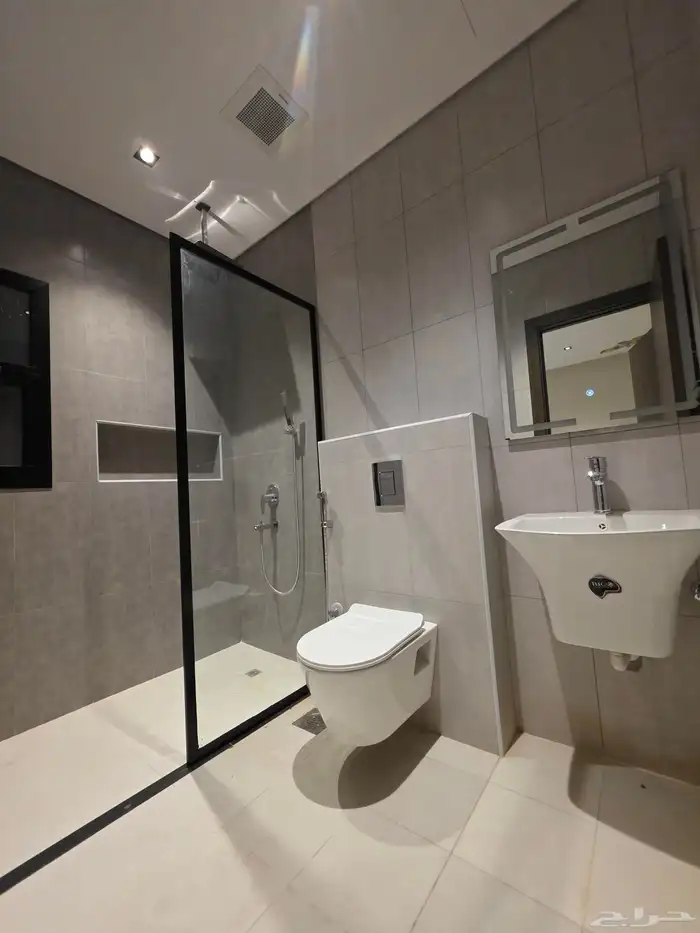 شقة تمليك 3غرف ببلكونة في بطحاءقريش تشطيب انيق ومساحة 118متر 6