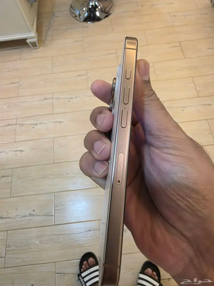 للبيع ايفون 16 pro 265 4