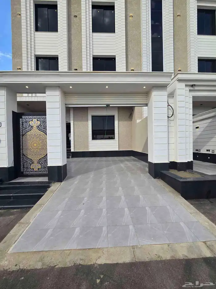 للبيع شقق ارضيه بحوش وعلويه بمشب نار بالسطح ابها الزهور 0