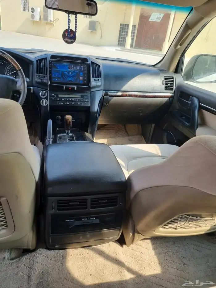 لاندكروزر 2011 فل كامل 5