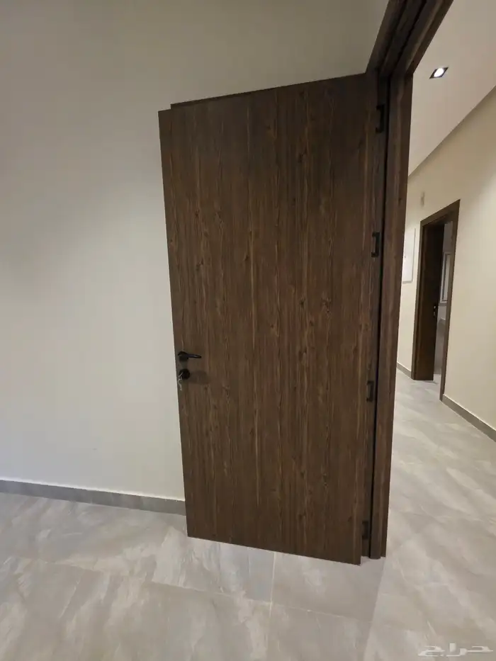 شقة تمليك 3غرف ببلكونة في بطحاءقريش تشطيب انيق ومساحة 118متر 9