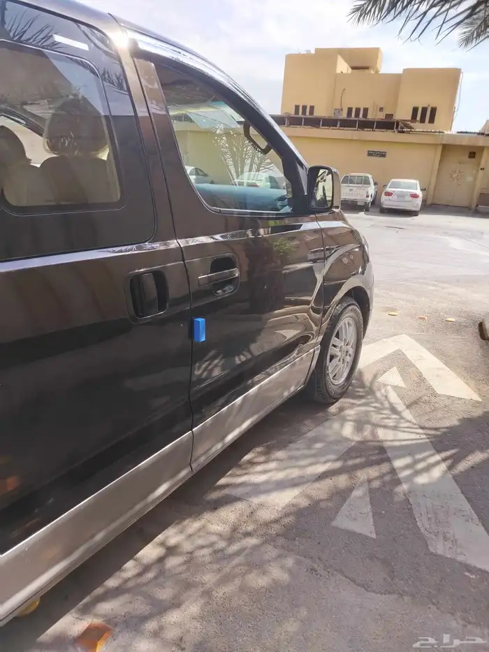 هونداي فإن اتش ون موديل 2016 نظيف اللون بني 19