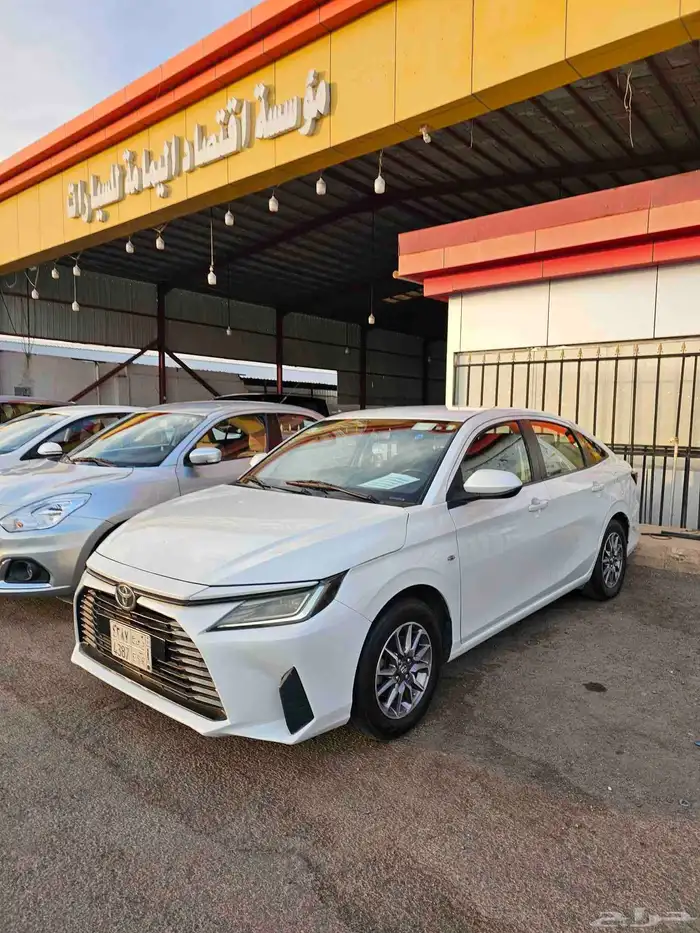 للبيع يارس 2023 السعر 40 1