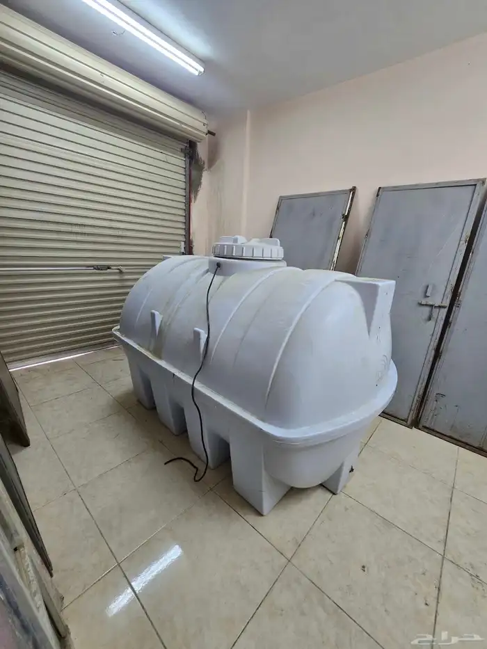 خزان ماء شبه جديد 2000لتر 2