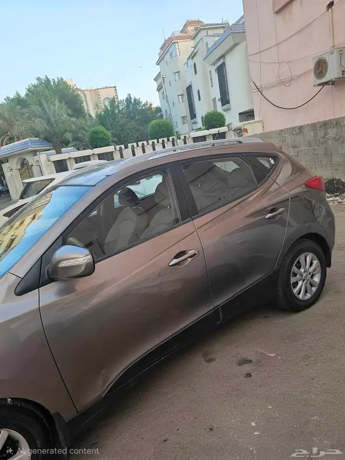 توسان 2011 ممشى قليل بحالة ممتازة جدا 4