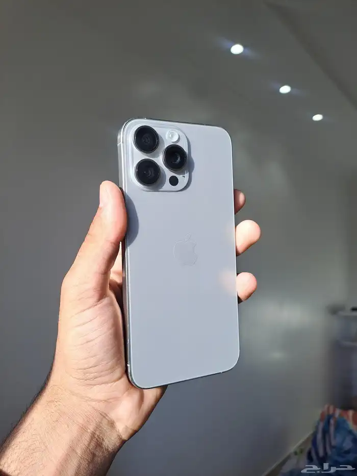 ايفون 15 برو ماكس 2200فقطط 4