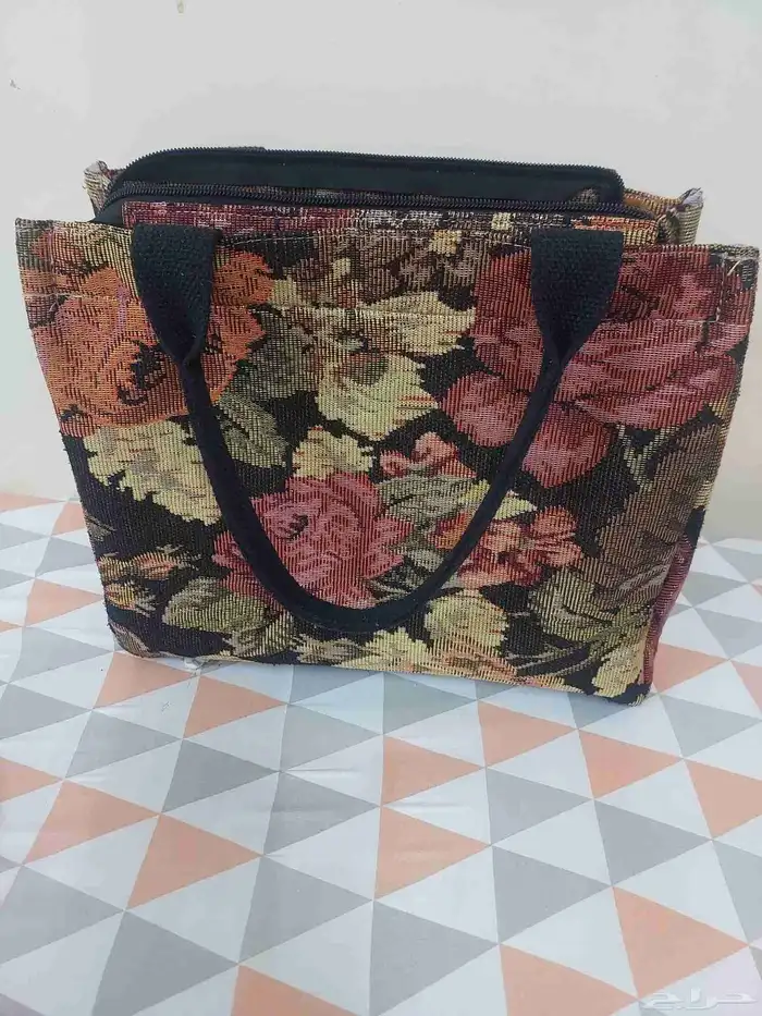 شنطه يد نسائيه للبيع 1