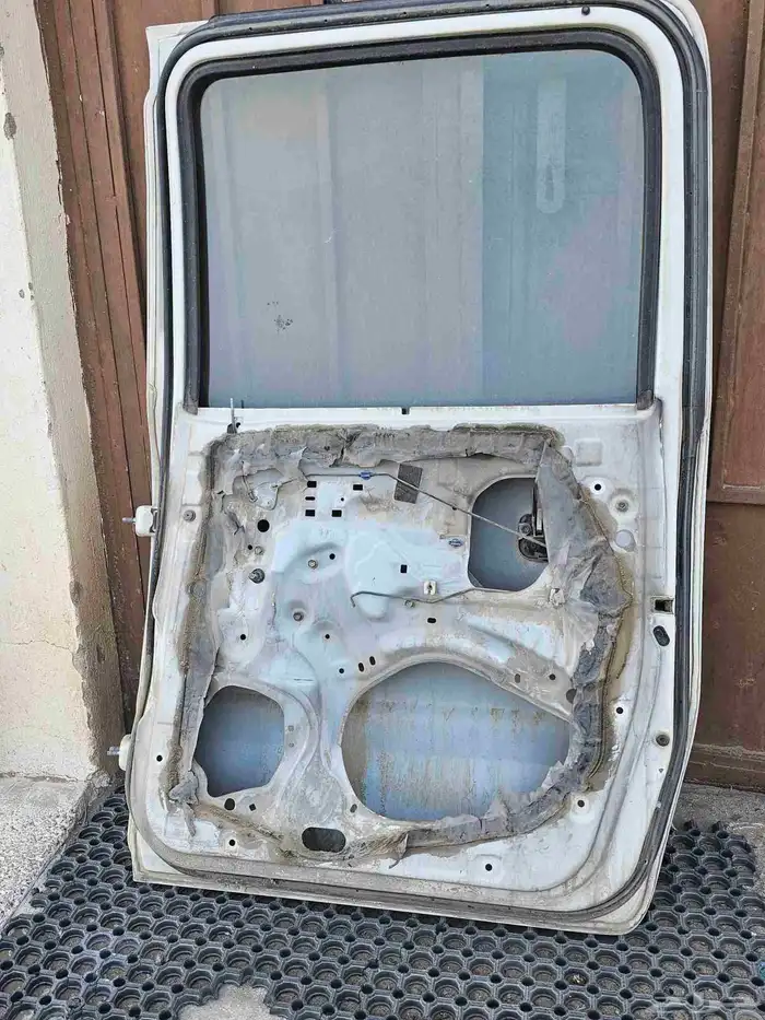 قطع غيار هايلكس 1998 - 2005 7