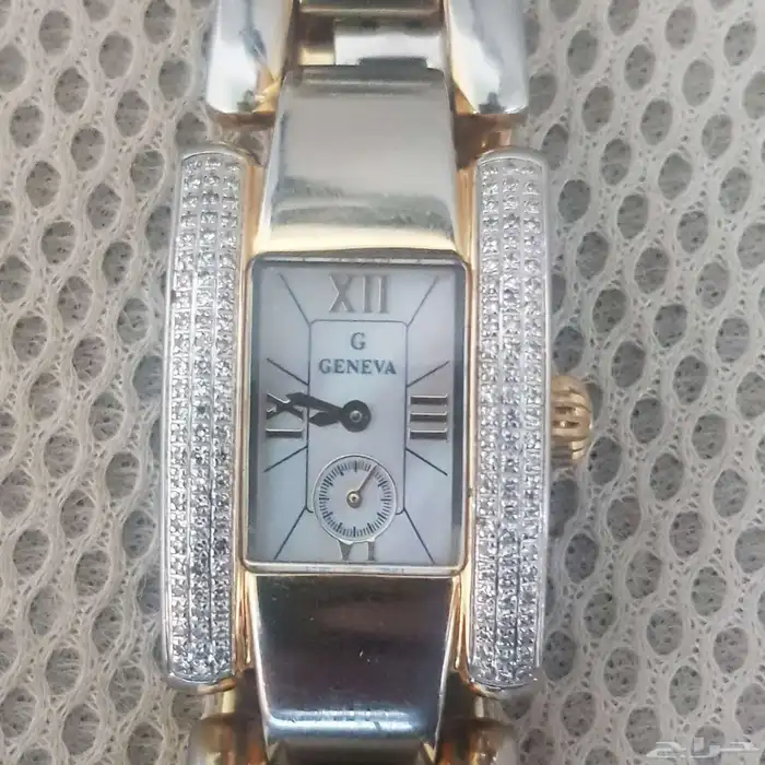ساعة نسائية الماس من GENEVA 2