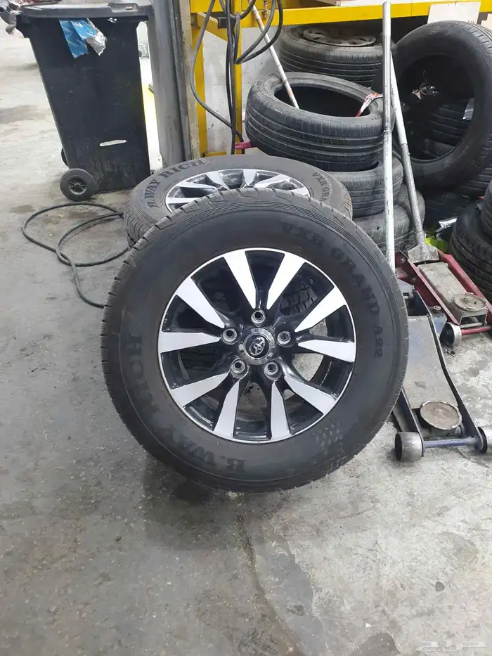 جنوط لاندكروزر 2018 وكاله مع كفرات جديده تاريخ 2025 صيني 0