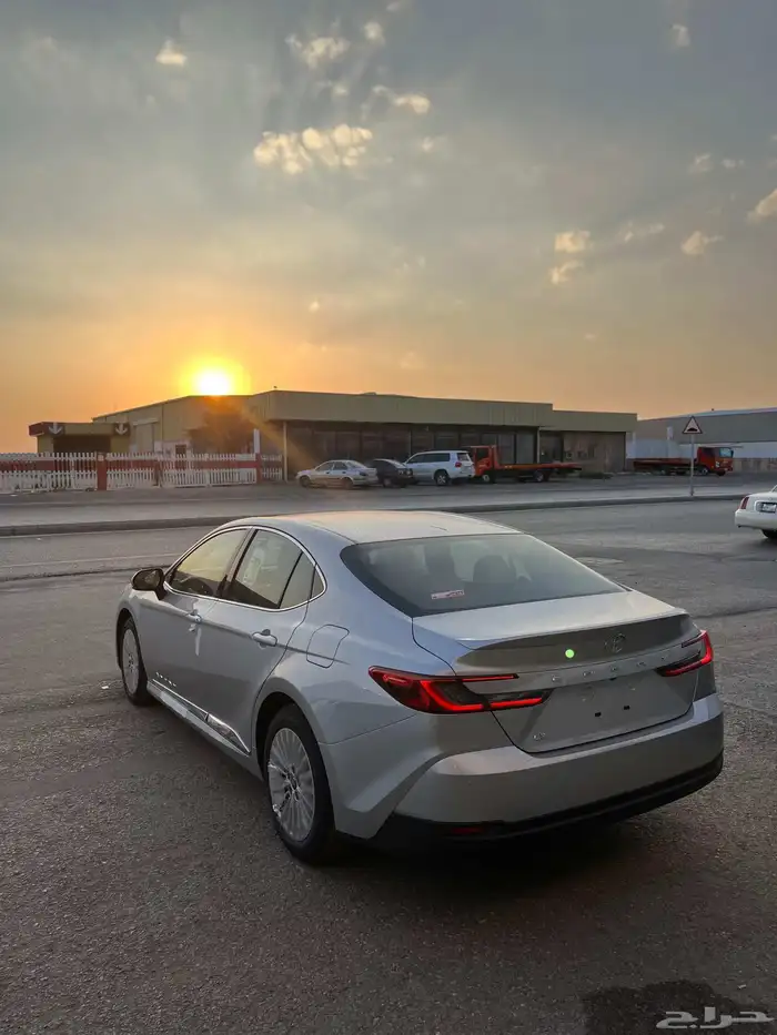 تويوتا كامري LE بنزين 2025 5