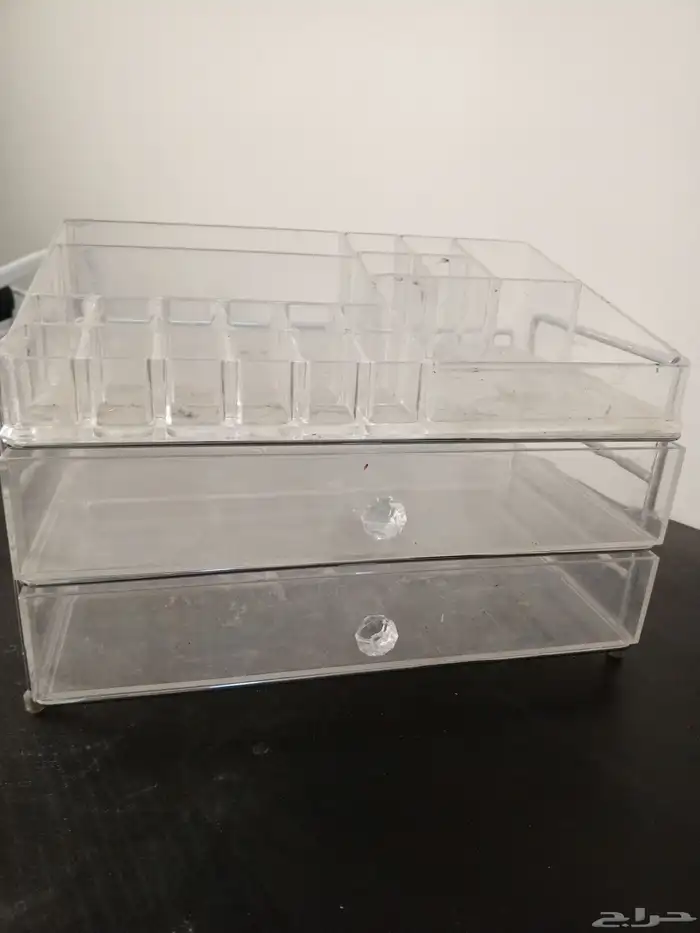 ستاند اكريلك مكياج ثلاثة ادوار بقاعدة معدن أستيل 0